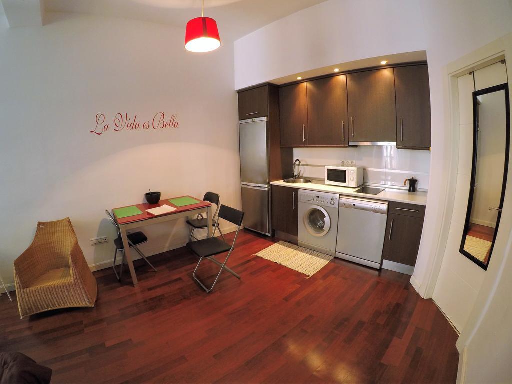 Calderon Apartment *